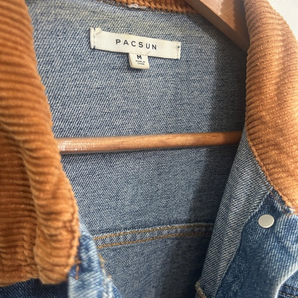 EUC PacSun cropped Blue Denim Jacket with Brown Corduroy Collar size M. So soft! - Picture 2 of 10